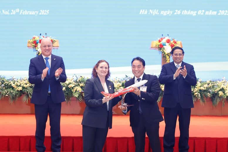 Đường bay TPHCM-Auckland sẽ góp phần tạo thuận lợi, thúc đẩy hợp tác đầu tư, du lịch, giao lưu văn hoá, giáo dục giữa hai quốc gia, hai dân tộc, kết nối New Zealand với Việt Nam. Ảnh: VGP Đường bay TPHCM-Auckland sẽ góp phần tạo thuận lợi, thúc đẩy hợp tác đầu tư, du lịch, giao lưu văn hoá, giáo dục giữa hai quốc gia, hai dân tộc, kết nối New Zealand với Việt Nam. Ảnh: VGP