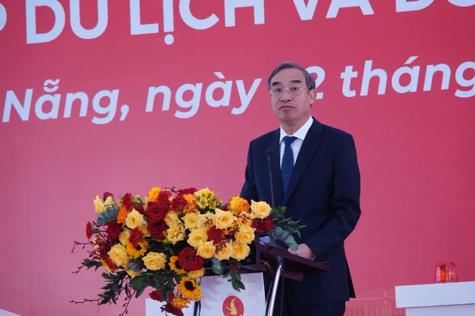 Ông Lê Trung Chinh, Chủ tịch UBND TP Đà Nẵng phát biểu tại lễ khởi công. Ảnh: XUÂN QUỲNH Ông Lê Trung Chinh, Chủ tịch UBND TP Đà Nẵng phát biểu tại lễ khởi công. Ảnh: XUÂN QUỲNH