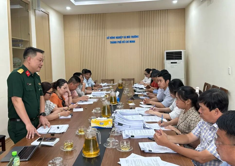Đại diện Ban Dự án 98 báo cáo tại buổi làm việc. Ảnh: <span style=