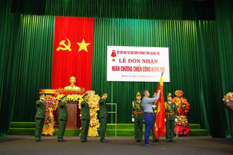 Bộ đội Biên phòng Quảng Trị đón nhận Huân chương Chiến công hạng Nhì Bộ đội Biên phòng Quảng Trị đón nhận Huân chương Chiến công hạng Nhì