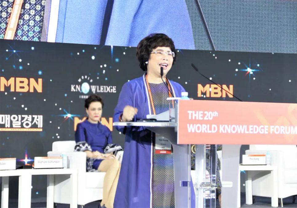 Bà Thái Hương từng nhận giải thưởng Nữ doanh nhân Quyền lực tại Diễn đàn Tri thức Thế giới - World Knowledge Forum (WKF) Bà Thái Hương từng nhận giải thưởng Nữ doanh nhân Quyền lực tại Diễn đàn Tri thức Thế giới - World Knowledge Forum (WKF)