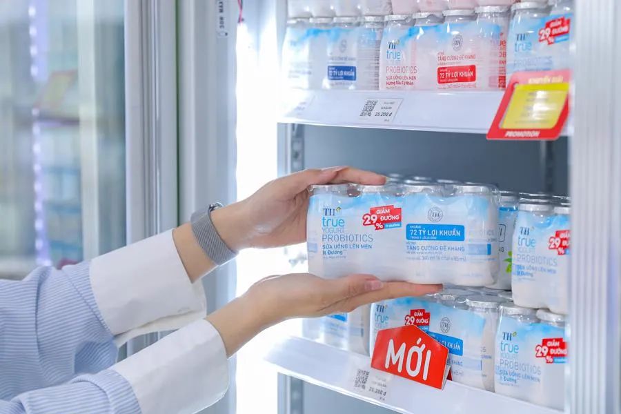 Cùng với giải thưởng dành cho người đứng đầu, TH còn được vinh danh ở 3 hạng mục dành cho sản phẩm. Trong đó sữa uống lên men TH true YOGURT Probiotics đạt giải Sản phẩm xuất sắc trong Giải pháp Tăng cường Sức khỏe - Excellence in Gut Health Solutions Cùng với giải thưởng dành cho người đứng đầu, TH còn được vinh danh ở 3 hạng mục dành cho sản phẩm. Trong đó sữa uống lên men TH true YOGURT Probiotics đạt giải Sản phẩm xuất sắc trong Giải pháp Tăng cường Sức khỏe - Excellence in Gut Health Solutions