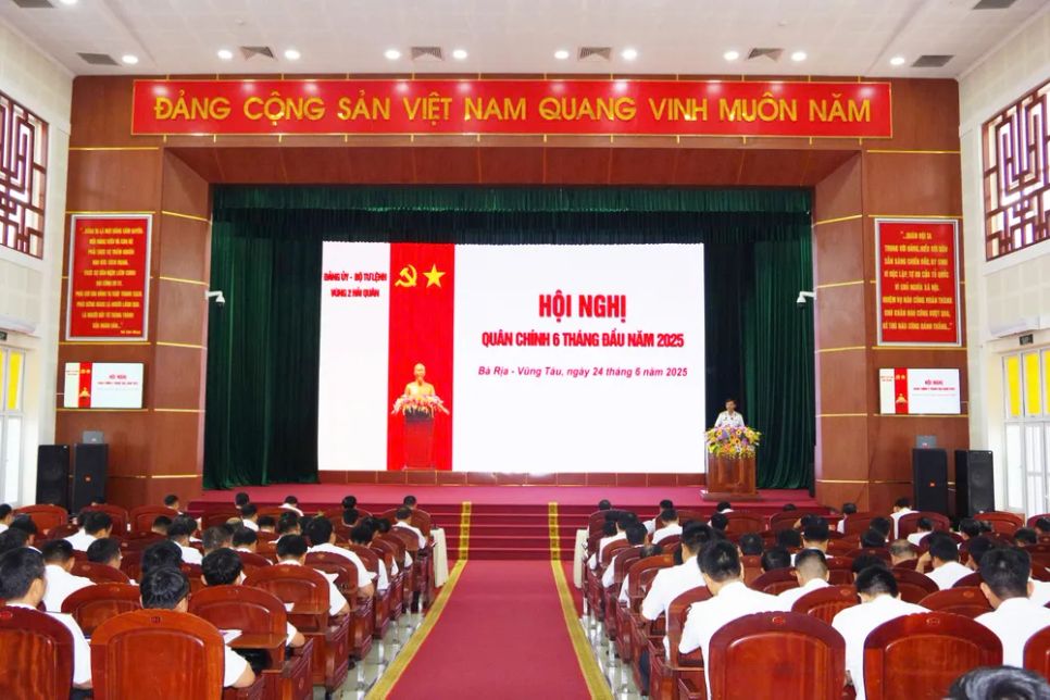Quang cảnh Hội nghị Quân chính 6 tháng đầu năm 2025. Ảnh: Như Thành Quang cảnh Hội nghị Quân chính 6 tháng đầu năm 2025. Ảnh: Như Thành