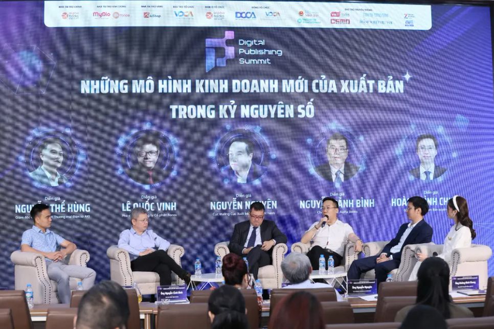 Các chuyên gia tham dự các phiên tọa đàm tại Diễn đàn Xuất bản số Các chuyên gia tham dự các phiên tọa đàm tại Diễn đàn Xuất bản số