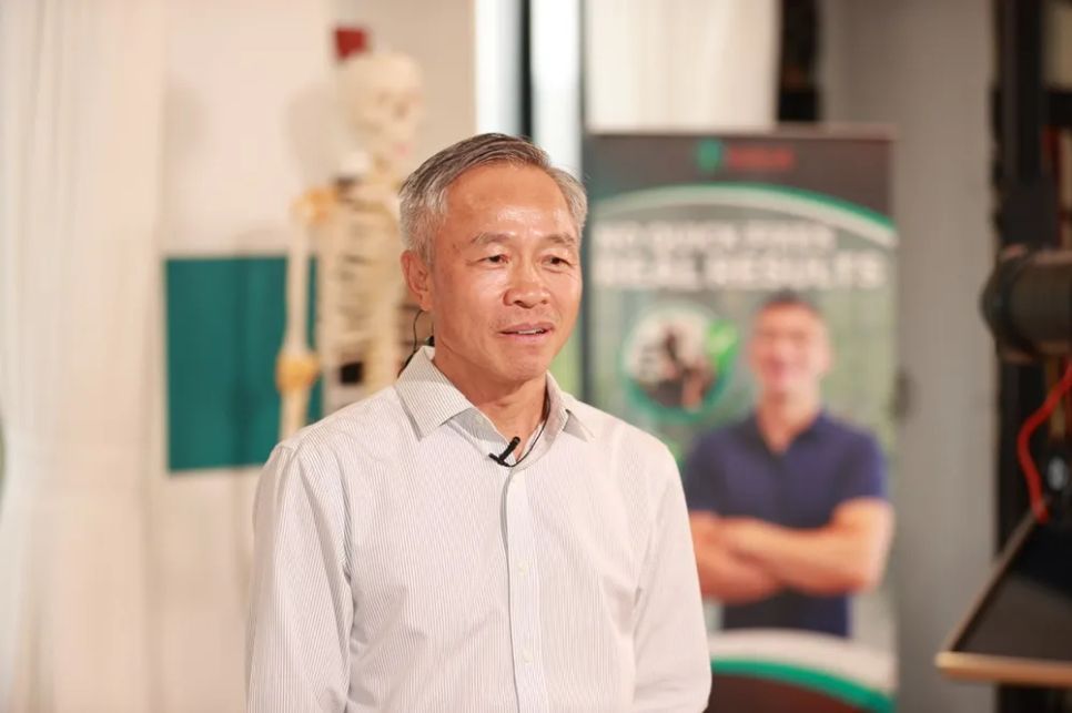 Ông Dương Công Thuyên, chủ phòng Khám và Điều trị Evolve. Ảnh: DŨNG PHƯƠNG Ông Dương Công Thuyên, chủ phòng Khám và Điều trị Evolve. Ảnh: DŨNG PHƯƠNG
