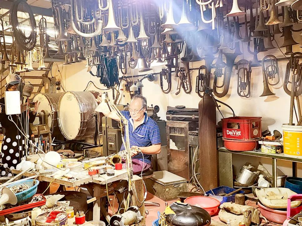 Làng kèn đồng Phạm Pháo (xã Hải Minh, huyện Hải Hậu, tỉnh Nam Định) được nhiều du khách yêu thích Làng kèn đồng Phạm Pháo (xã Hải Minh, huyện Hải Hậu, tỉnh Nam Định) được nhiều du khách yêu thích