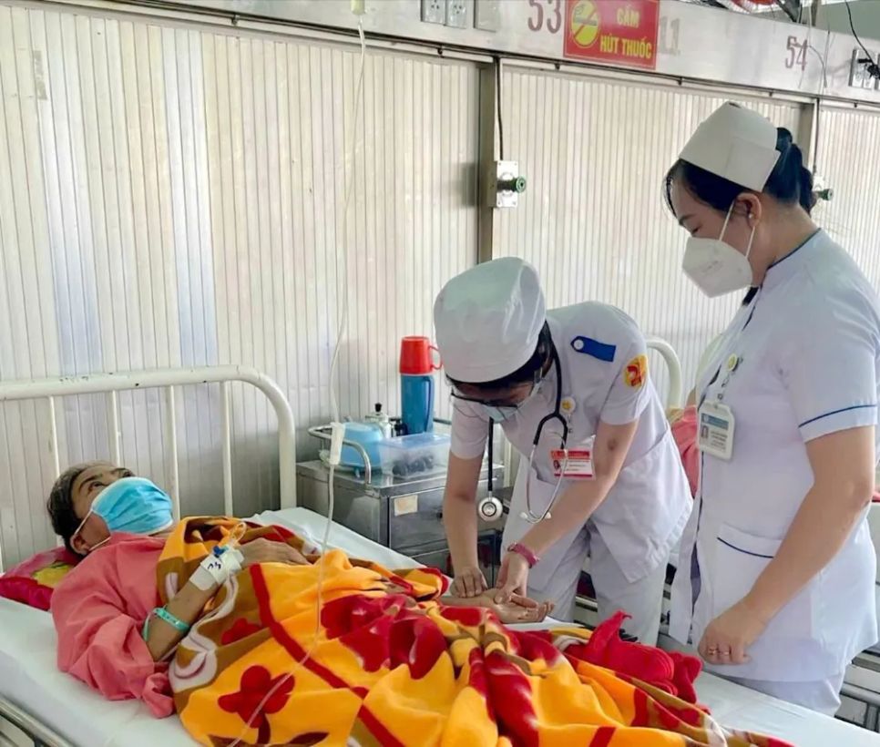 Sinh viên lớp 16DDC, Trường Cao đẳng Viễn Đông (TPHCM) thực tập tại Bệnh viện Chợ Rẫy. Ảnh: QUANG HUY Sinh viên lớp 16DDC, Trường Cao đẳng Viễn Đông (TPHCM) thực tập tại Bệnh viện Chợ Rẫy. Ảnh: QUANG HUY