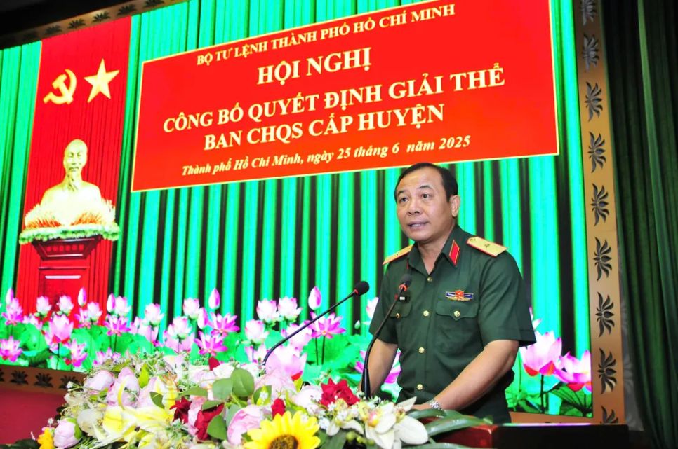 Thiếu tướng Vũ Văn Điền, Tư lệnh Bộ tư lệnh TPHCM chủ trì hội nghị. Ảnh: HỮU TÂN Thiếu tướng Vũ Văn Điền, Tư lệnh Bộ tư lệnh TPHCM chủ trì hội nghị. Ảnh: HỮU TÂN