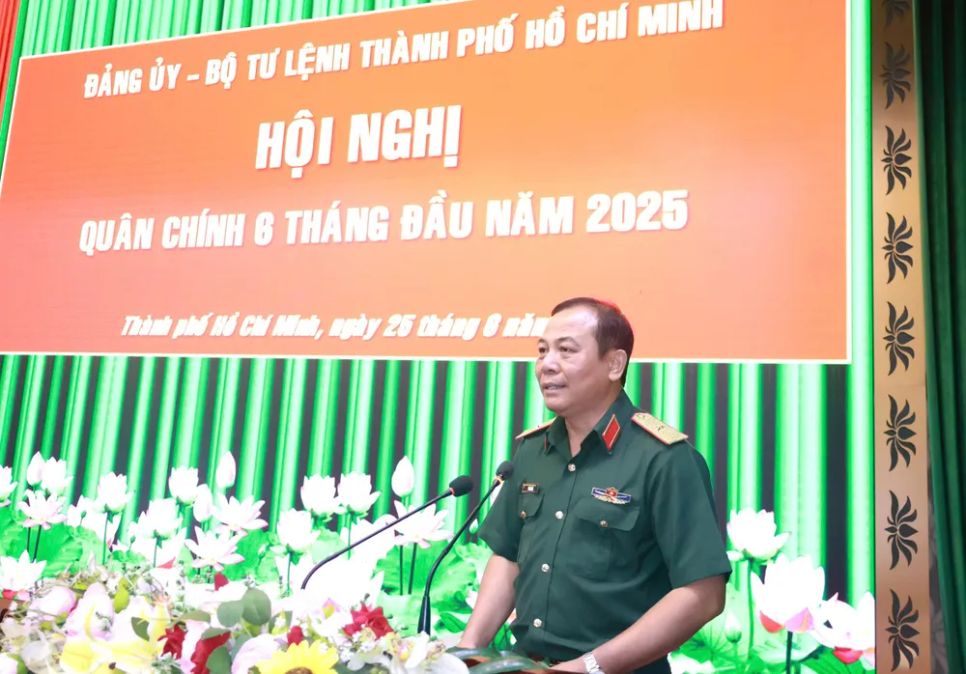Thiếu tướng Vũ Văn Điền, Tư lệnh Bộ Tư lệnh TPHCM phát biểu chỉ đạo. Ảnh: HẰNG NY Thiếu tướng Vũ Văn Điền, Tư lệnh Bộ Tư lệnh TPHCM phát biểu chỉ đạo. Ảnh: HẰNG NY