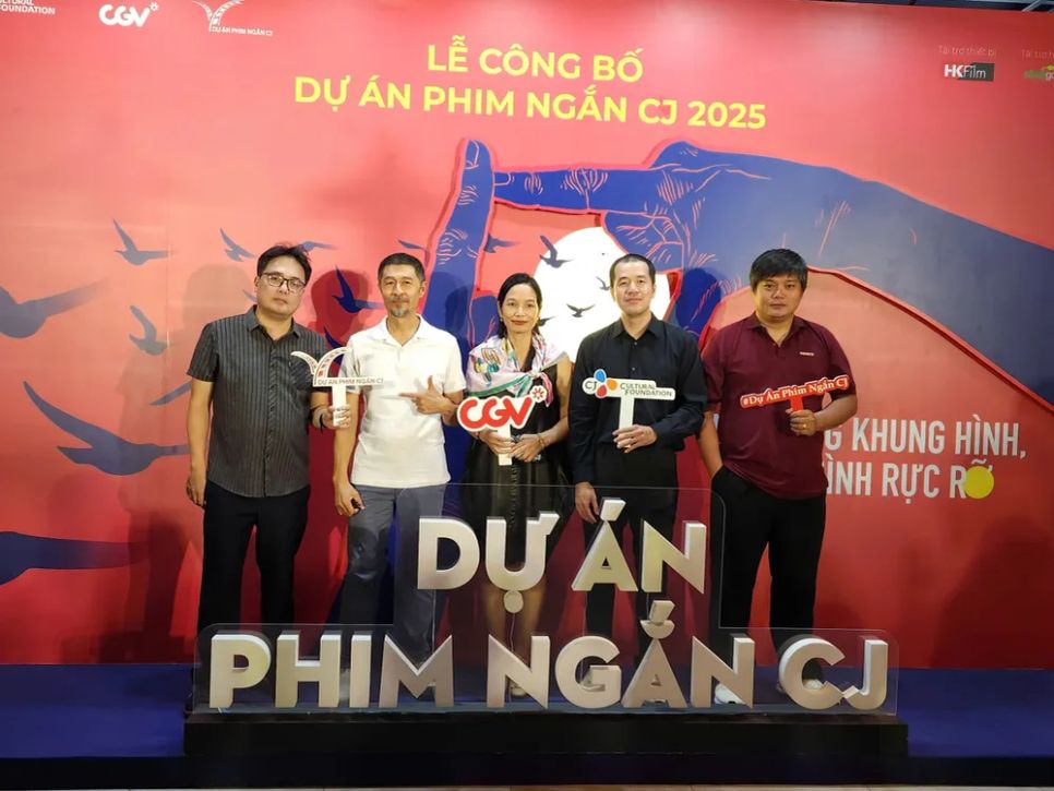<i>5 thành viên Hội đồng thẩm định tại cuộc thi năm nay</i>