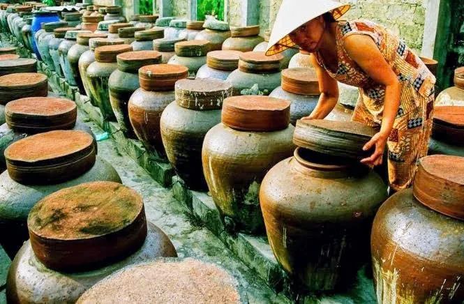 Một số hộ dùng chĩnh sành Một số hộ dùng chĩnh sành