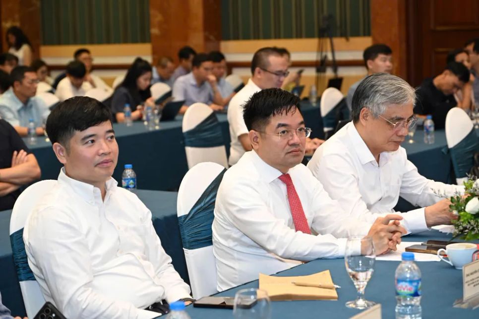 Các đại biểu dự diễn đàn sáng 26-6 Các đại biểu dự diễn đàn sáng 26-6