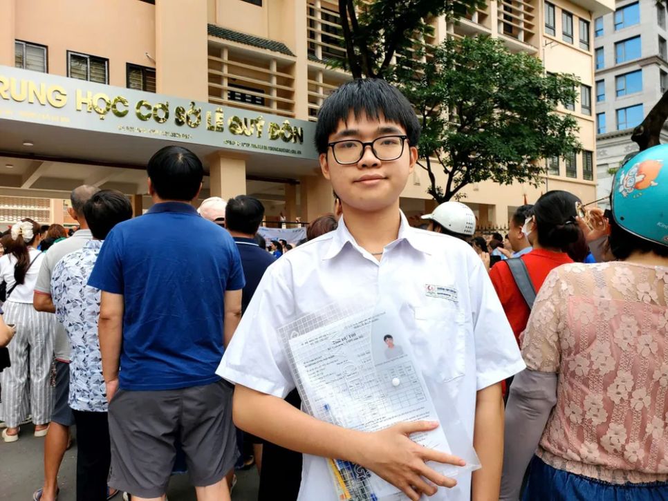 Thí sinh Nguyễn Khánh Duy (Trường THPT Cầu Giấy) Thí sinh Nguyễn Khánh Duy (Trường THPT Cầu Giấy)