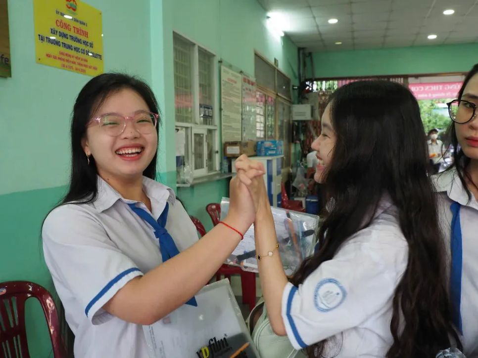 Giáo viên đánh giá đề thi các môn tự chọn Giáo viên đánh giá đề thi các môn tự chọn
