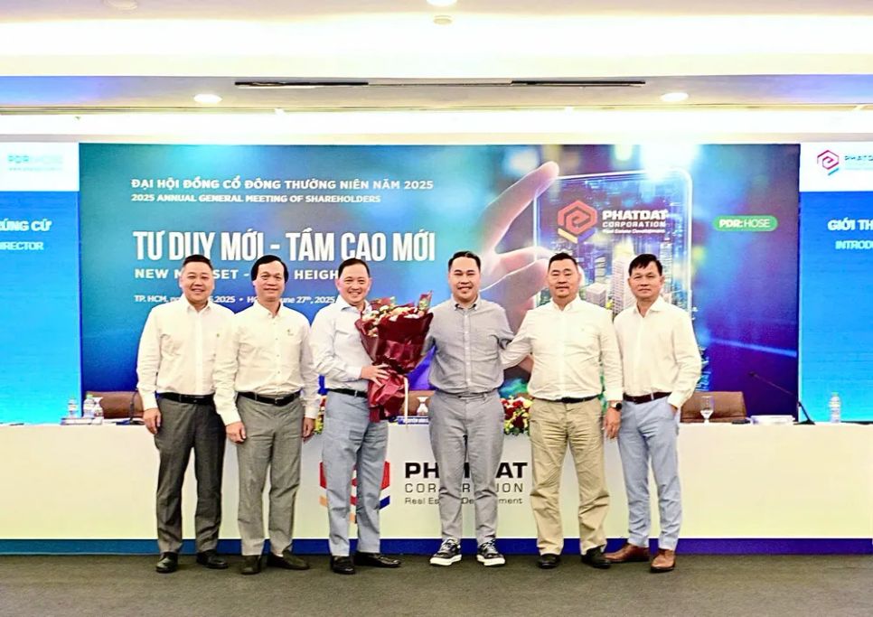 Lãnh đạo Công ty cổ phần phát triển Bất động sản Phát Đạt Lãnh đạo Công ty cổ phần phát triển Bất động sản Phát Đạt