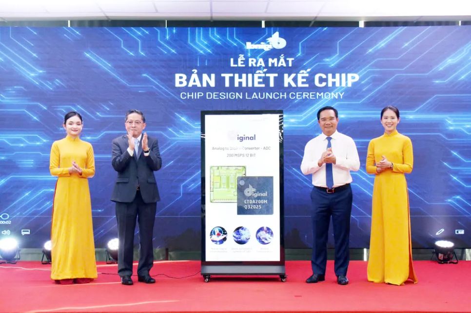 Đồng chí Nguyễn Văn Được chứng kiến lễ ra mắt bản thiết kế chip ADC Đồng chí Nguyễn Văn Được chứng kiến lễ ra mắt bản thiết kế chip ADC