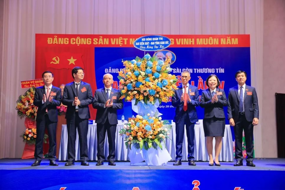 Hội đồng quản trị Sacombank chúc mừng Đại hội Hội đồng quản trị Sacombank chúc mừng Đại hội