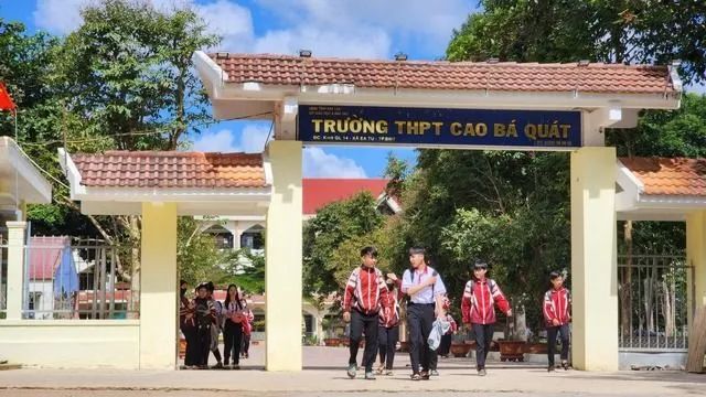 Điểm chuẩn vào Trường THPT Cao Bá Quát ở khối dân tộc thiểu số tại chỗ là 3,5 điểm Điểm chuẩn vào Trường THPT Cao Bá Quát ở khối dân tộc thiểu số tại chỗ là 3,5 điểm