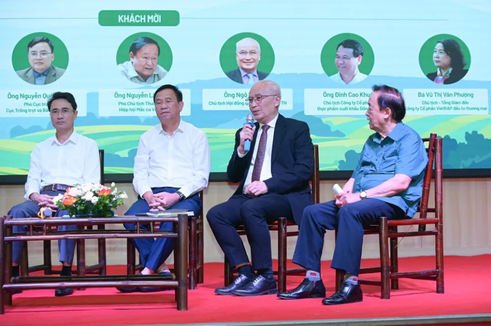 Các nhà khoa học và chuyên gia nông nghiệp cùng trao đổi tại diễn đàn, chiều 1-7 Các nhà khoa học và chuyên gia nông nghiệp cùng trao đổi tại diễn đàn, chiều 1-7