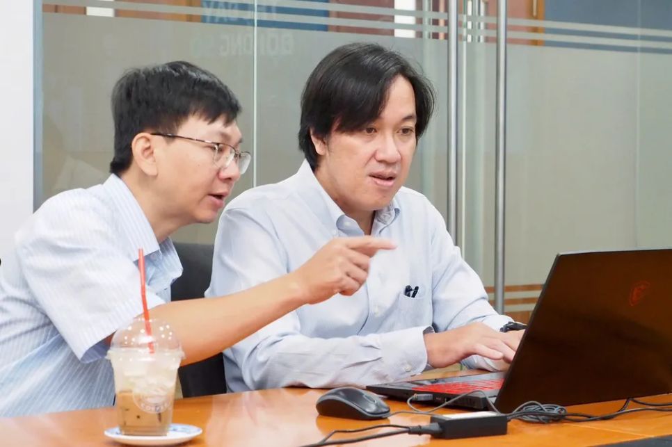 Ông Nguyễn Trịnh Đình Hòa, Trưởng Phòng Bưu chính - Viễn thông, Sở KH-CN TPHCM tại buổi giao lưu. Ảnh: HOÀNG HÙNG <br>