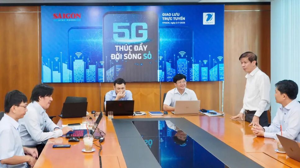 Quang cảnh buổi giao lưu. Ảnh: HOÀNG HÙNG