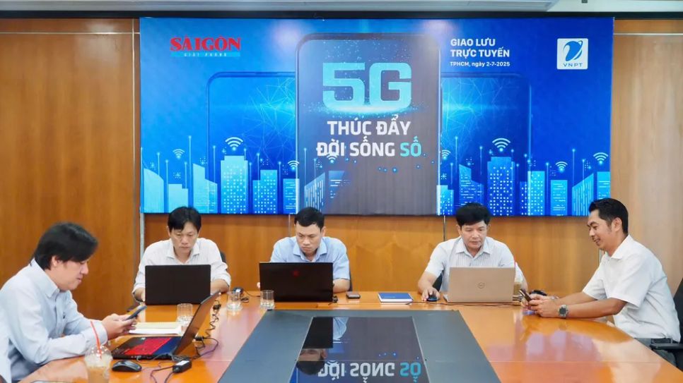 Quang cảnh buổi giao lưu. Ảnh: HOÀNG NAM