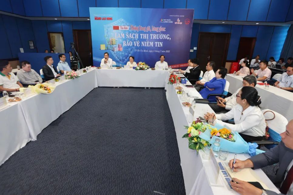 Các đại biểu tham dự buổi tọa đàm Các đại biểu tham dự buổi tọa đàm