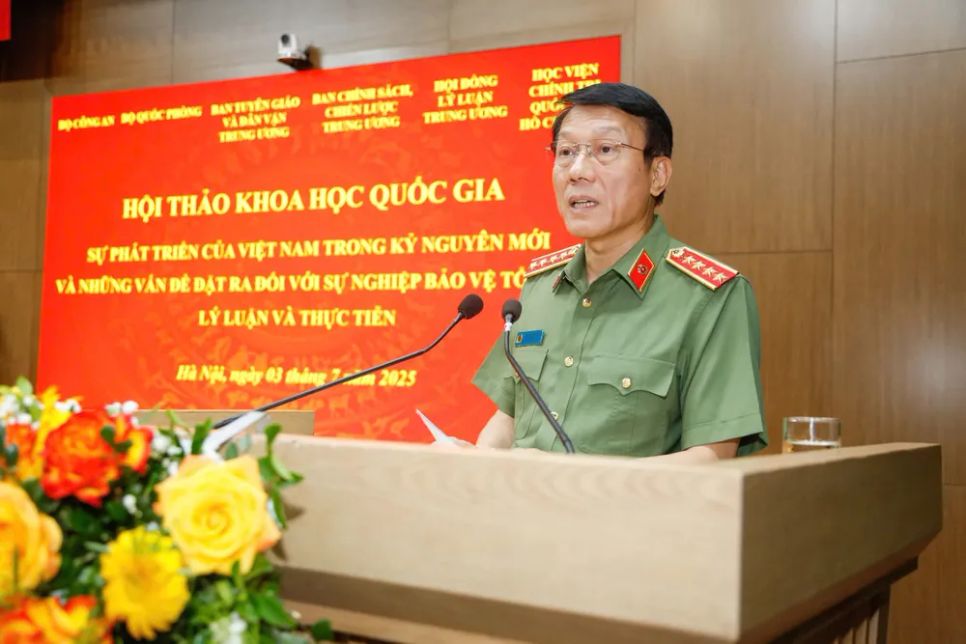 Đại tướng Lương Tam Quang tham luận tại hội thảo. Ảnh: NAM NGUYÊN Đại tướng Lương Tam Quang tham luận tại hội thảo. Ảnh: NAM NGUYÊN