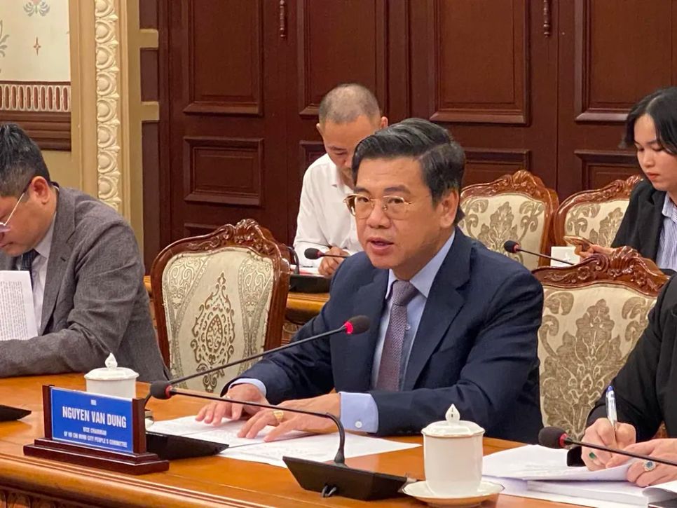 Phó Chủ tịch UBND TPHCM Nguyễn Văn Dũng phát biểu tại buổi làm việc. Ảnh : XUÂN HẠNH Phó Chủ tịch UBND TPHCM Nguyễn Văn Dũng phát biểu tại buổi làm việc. Ảnh : XUÂN HẠNH