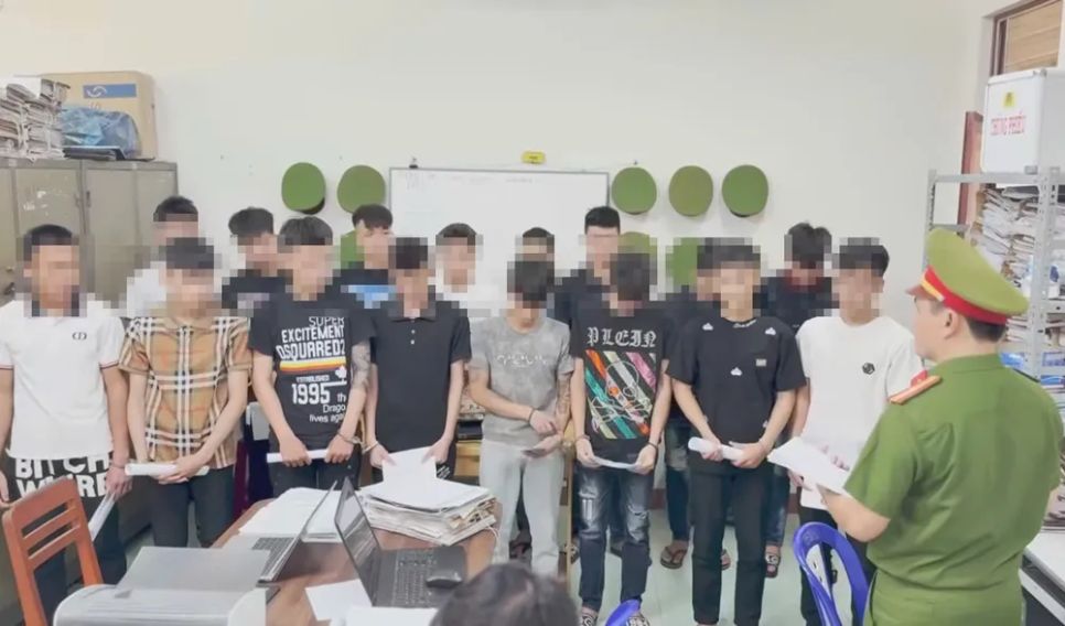 Nhóm thanh niên gây thương tích rồi bỏ trốn khỏi địa phương và đi biển Nhóm thanh niên gây thương tích rồi bỏ trốn khỏi địa phương và đi biển