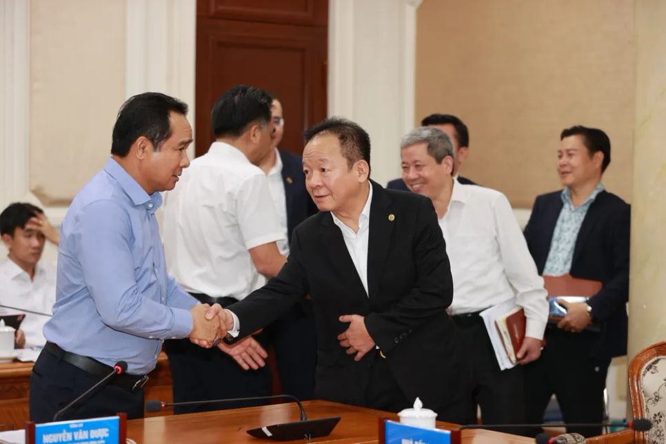 Chủ tịch UBND TPHCM Nguyễn Văn Được có buổi làm việc với Chủ tịch Hội đồng quản trị kiêm Tổng Giám đốc Tập đoàn T&T Group Đỗ Quang Hiển. Ảnh: DŨNG PHƯƠNG Chủ tịch UBND TPHCM Nguyễn Văn Được có buổi làm việc với Chủ tịch Hội đồng quản trị kiêm Tổng Giám đốc Tập đoàn T&T Group Đỗ Quang Hiển. Ảnh: DŨNG PHƯƠNG
