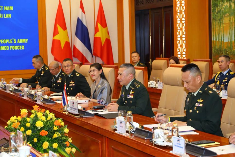Đoàn đại biểu cấp cao Quân đội Hoàng gia Thái Lan tại hội đàm Đoàn đại biểu cấp cao Quân đội Hoàng gia Thái Lan tại hội đàm