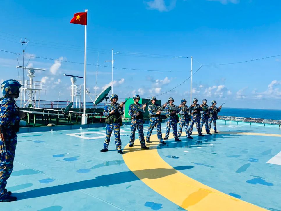 Duy trì công tác huấn luyện, sẵn sàng chiến đấu cao trên các nhà giàn DK1 Duy trì công tác huấn luyện, sẵn sàng chiến đấu cao trên các nhà giàn DK1