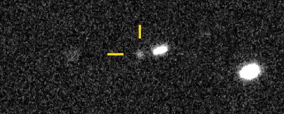 Một vật thể đang bay ngang qua hệ Mặt trời. Ảnh: Science Alert Một vật thể đang bay ngang qua hệ Mặt trời. Ảnh: Science Alert