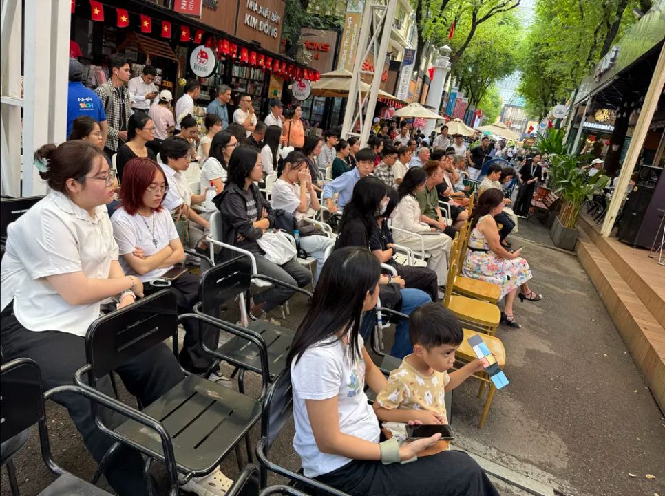 Sự kiện thu hút sự tham gia của đông đảo bạn trẻ Sự kiện thu hút sự tham gia của đông đảo bạn trẻ
