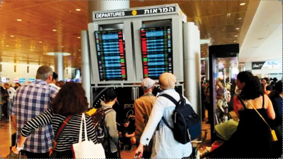 Các sân bay châu Âu chật ních người đi du lịch nghỉ hè. Ảnh: NAM VINH Các sân bay châu Âu chật ních người đi du lịch nghỉ hè. Ảnh: NAM VINH