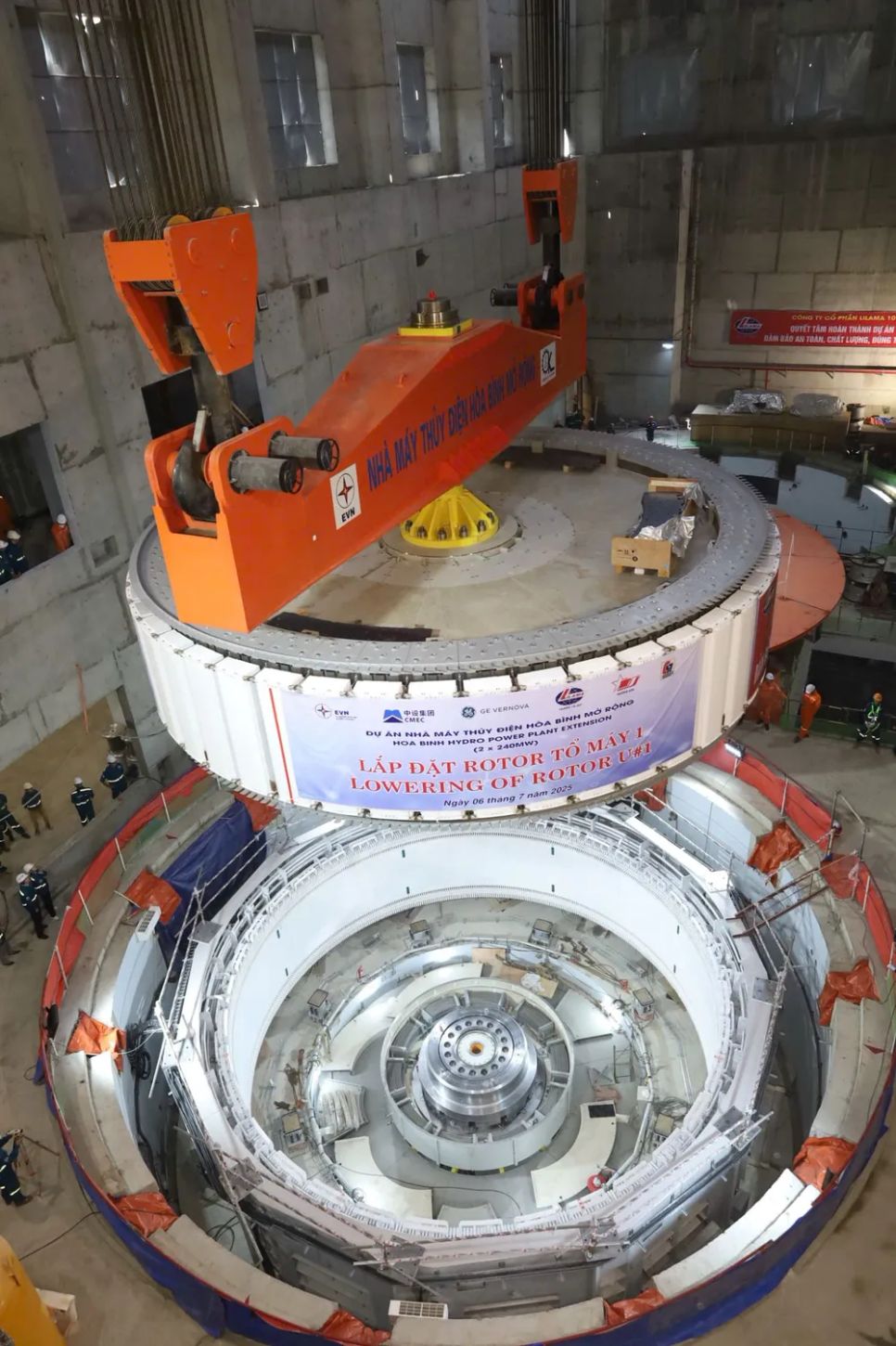 Rotor tổ máy số 1. Ảnh: EVN Rotor tổ máy số 1. Ảnh: EVN