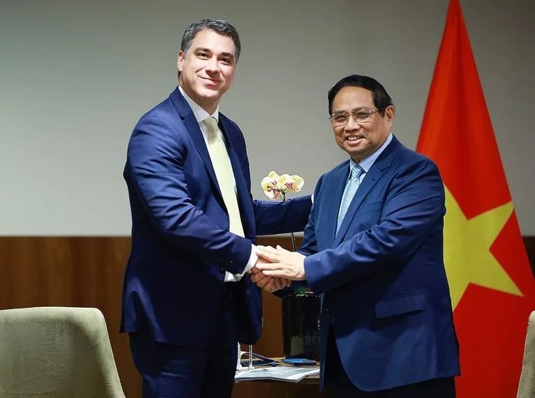 Thủ tướng Phạm Minh Chính tiếp ông Daniel Lopes, Phó Chủ tịch Tập đoàn FS, tập đoàn chuyên sản xuất ethanol từ ngô, đồng thời là một trong những nhà sản xuất nhiên liệu sinh học carbon thấp hàng đầu khu vực Mỹ Latinh. Ảnh: TTXVN Thủ tướng Phạm Minh Chính tiếp ông Daniel Lopes, Phó Chủ tịch Tập đoàn FS, tập đoàn chuyên sản xuất ethanol từ ngô, đồng thời là một trong những nhà sản xuất nhiên liệu sinh học carbon thấp hàng đầu khu vực Mỹ Latinh. Ảnh: TTXVN