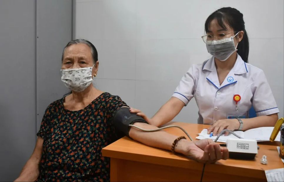 Người cao tuổi khám chữa bệnh tại Bệnh viện Vũng Tàu, TPHCM Người cao tuổi khám chữa bệnh tại Bệnh viện Vũng Tàu, TPHCM