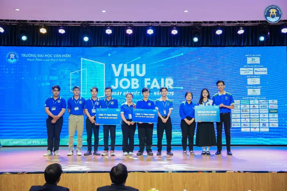 3 nhóm đề tài được doanh nghiệp bảo trợ ý tưởng khởi nghiệp và đặt hàng đề tài ngay tại Ngày hội việc làm 2025