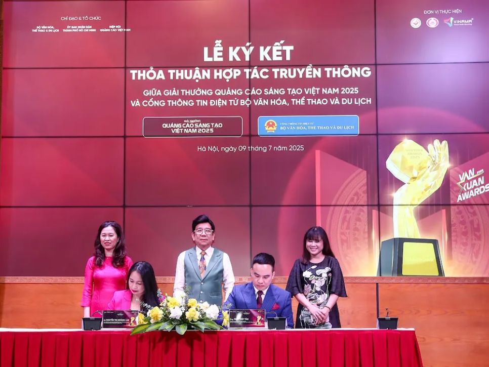 Ký kết hợp tác truyền thông của giải thưởng