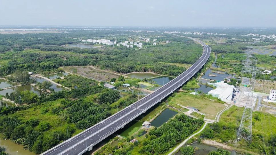 Đề xuất mở rộng các đoạn tuyến đường bộ cao tốc Bắc - Nam theo 2 giai đoạn Đề xuất mở rộng các đoạn tuyến đường bộ cao tốc Bắc - Nam theo 2 giai đoạn