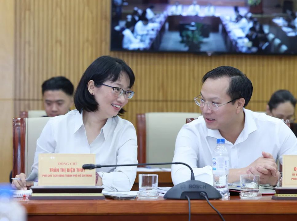 Phó Chủ tịch UBND TPHCM Trần Thị Diệu Thúy và Phó Chủ tịch UBND tỉnh Tây Ninh Đoàn Trung Kiên tham dự hội thảo. Ảnh: QUANG PHÚC Phó Chủ tịch UBND TPHCM Trần Thị Diệu Thúy và Phó Chủ tịch UBND tỉnh Tây Ninh Đoàn Trung Kiên tham dự hội thảo. Ảnh: QUANG PHÚC