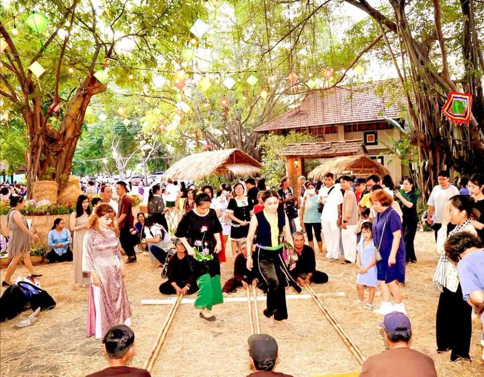 Khách vui chơi tại Khu du lịch Văn Thánh, TPHCM. Ảnh: GIA HÂN Khách vui chơi tại Khu du lịch Văn Thánh, TPHCM. Ảnh: GIA HÂN