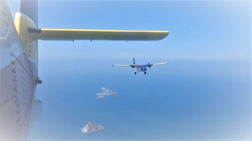 Máy bay DHC-6 bay trinh sát, tuần thám trên biển. Ảnh: QUÂN CHỦNG HẢI QUÂN Máy bay DHC-6 bay trinh sát, tuần thám trên biển. Ảnh: QUÂN CHỦNG HẢI QUÂN