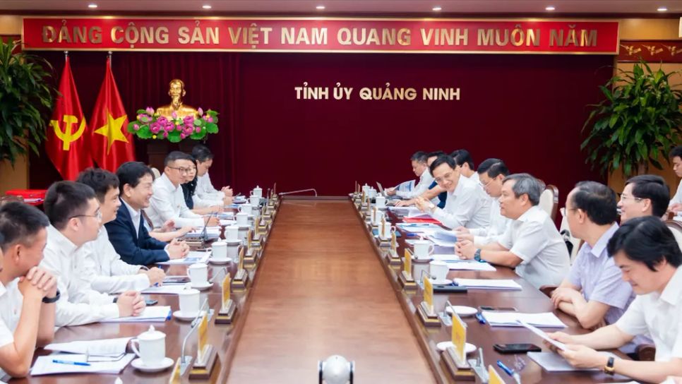 Tỉnh Quảng Ninh và Tập đoàn FPT trong cuộc họp hợp tác chiến lược Tỉnh Quảng Ninh và Tập đoàn FPT trong cuộc họp hợp tác chiến lược
