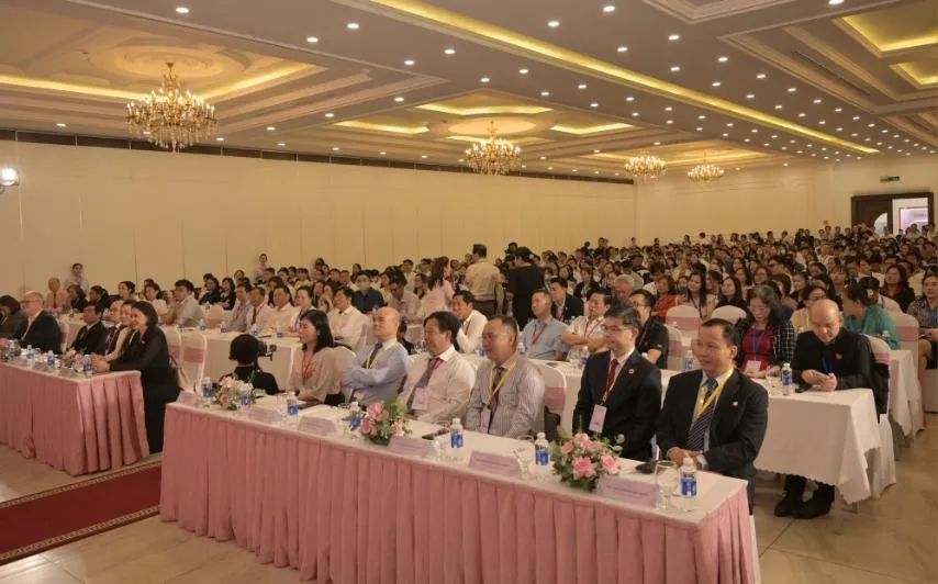 Các đại biểu dự hội nghị