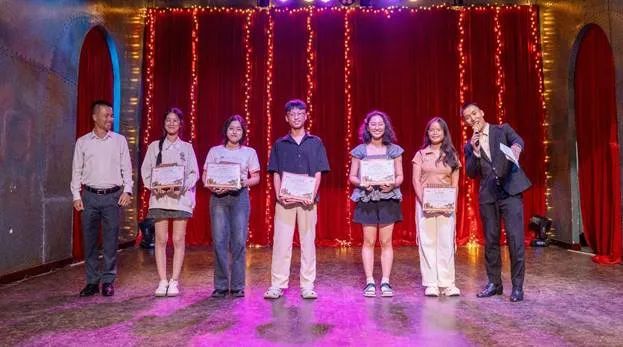 Gần 10 ngàn lượt học sinh giỏi đến Ba Na Hills vui chơi miễn phí