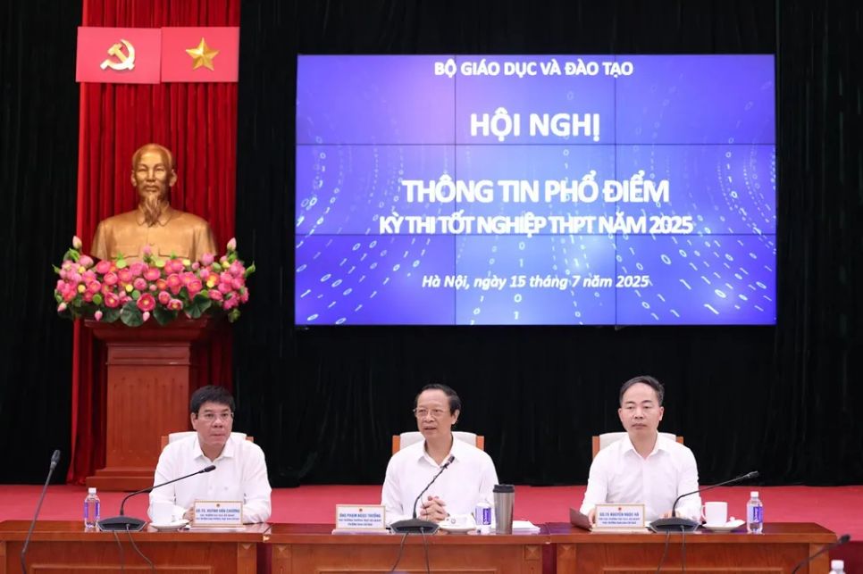 Lãnh đạo Bộ GD-ĐT chủ trì hội nghị công bố phổ điểm Lãnh đạo Bộ GD-ĐT chủ trì hội nghị công bố phổ điểm