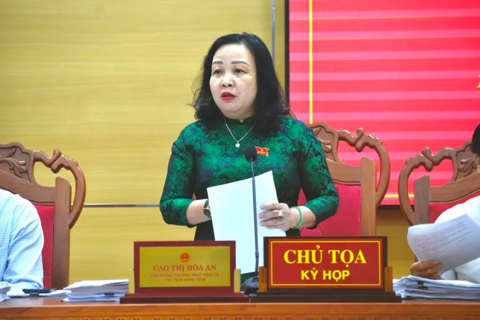 Bà Cao Thị Hoà An, Chủ tịch HĐND tỉnh, chủ trì kỳ họp chuyên đề lần thứ nhất Bà Cao Thị Hoà An, Chủ tịch HĐND tỉnh, chủ trì kỳ họp chuyên đề lần thứ nhất